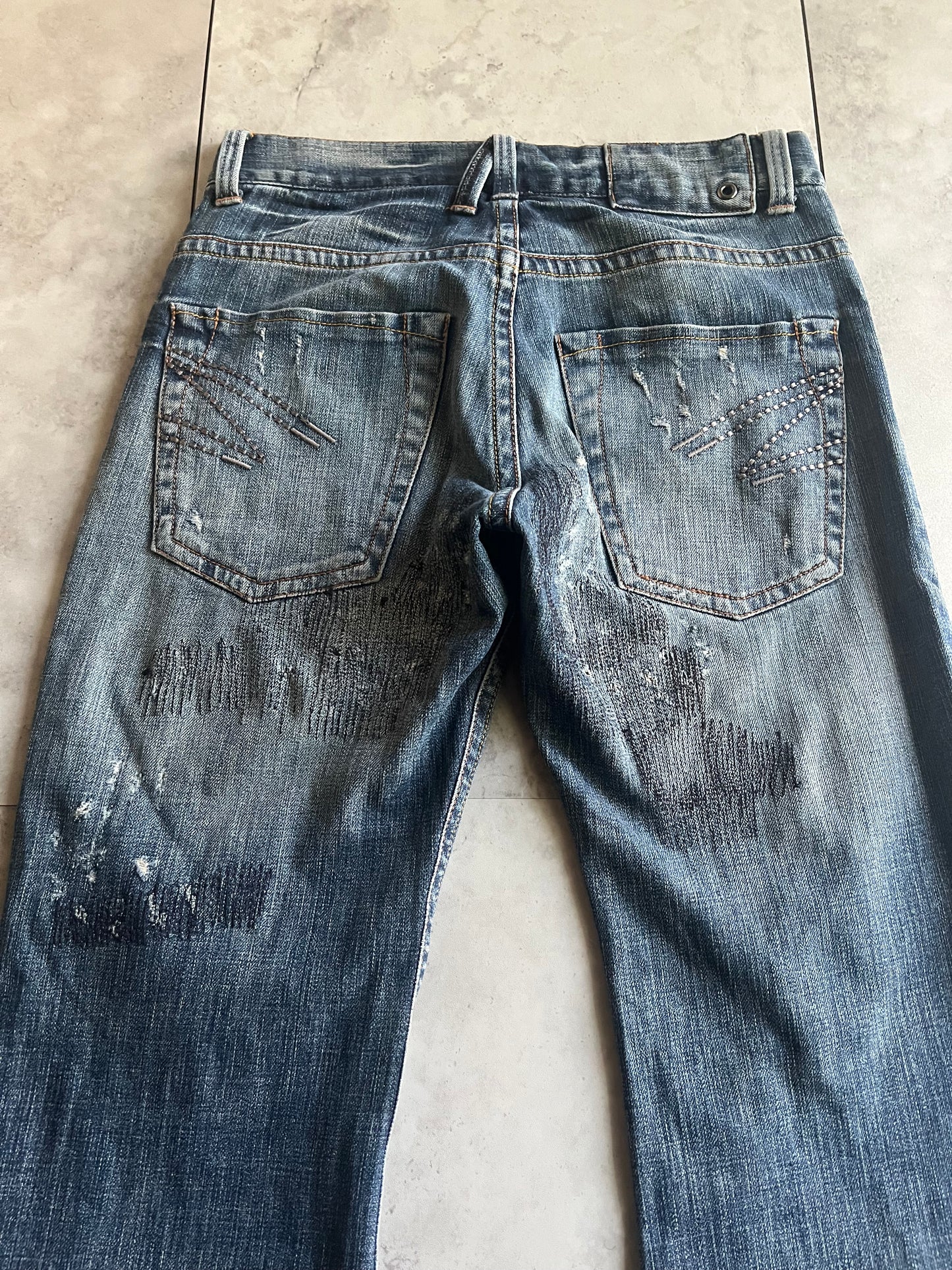 291295 Homme J-cut Distressed Denim