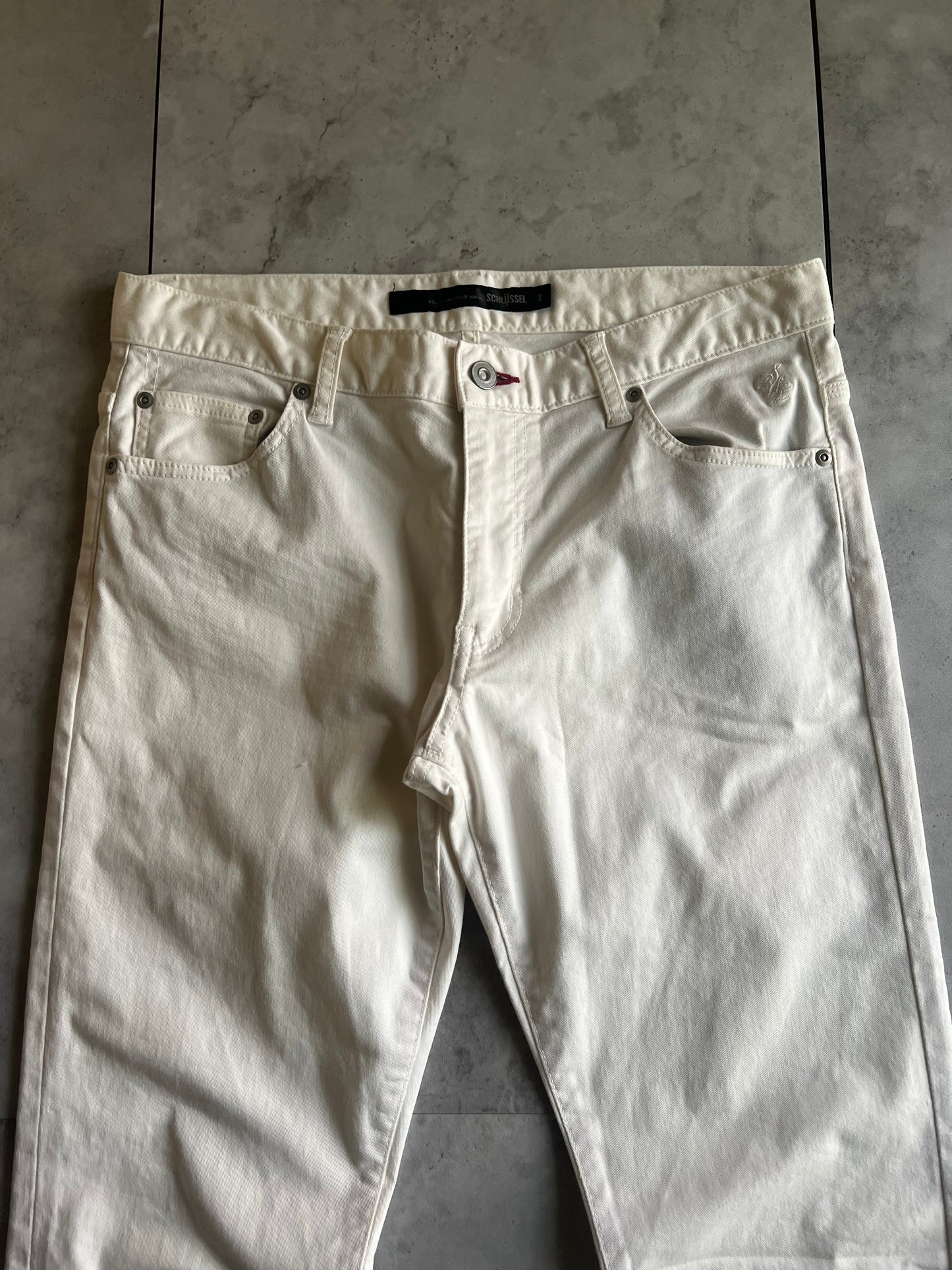 Schlussel Wide-Cut Skinny White Pants