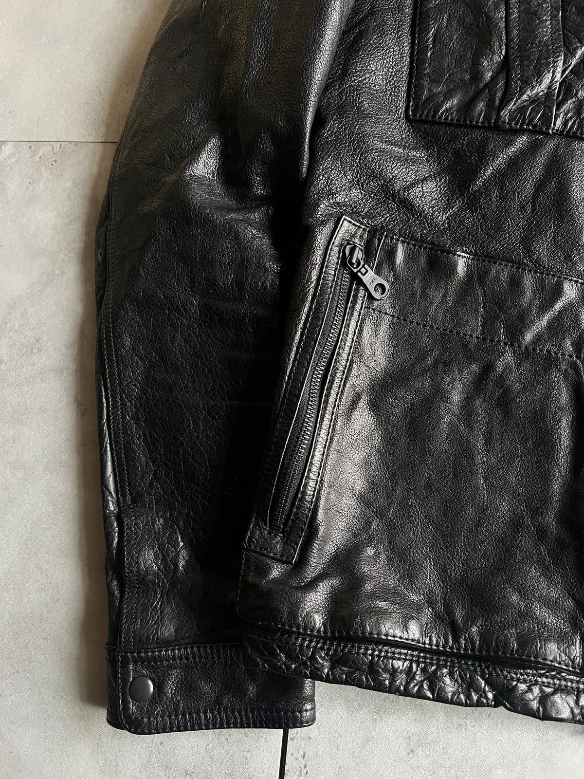 Gold Geld Cowhide Grain T-Pocket Zipper Leather Jacket
