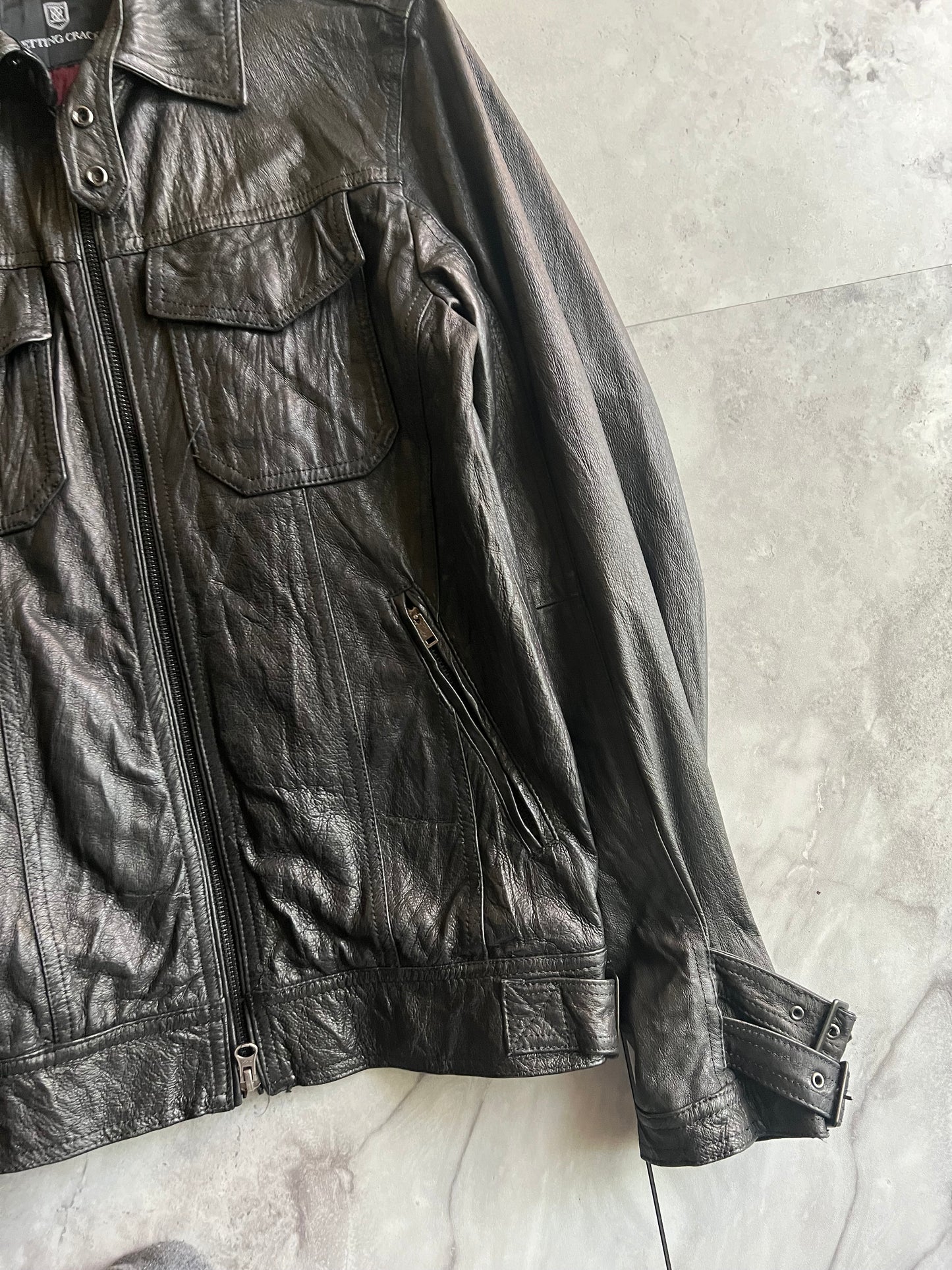 Setting Cracks Bondage Sleeve Leather Jacket