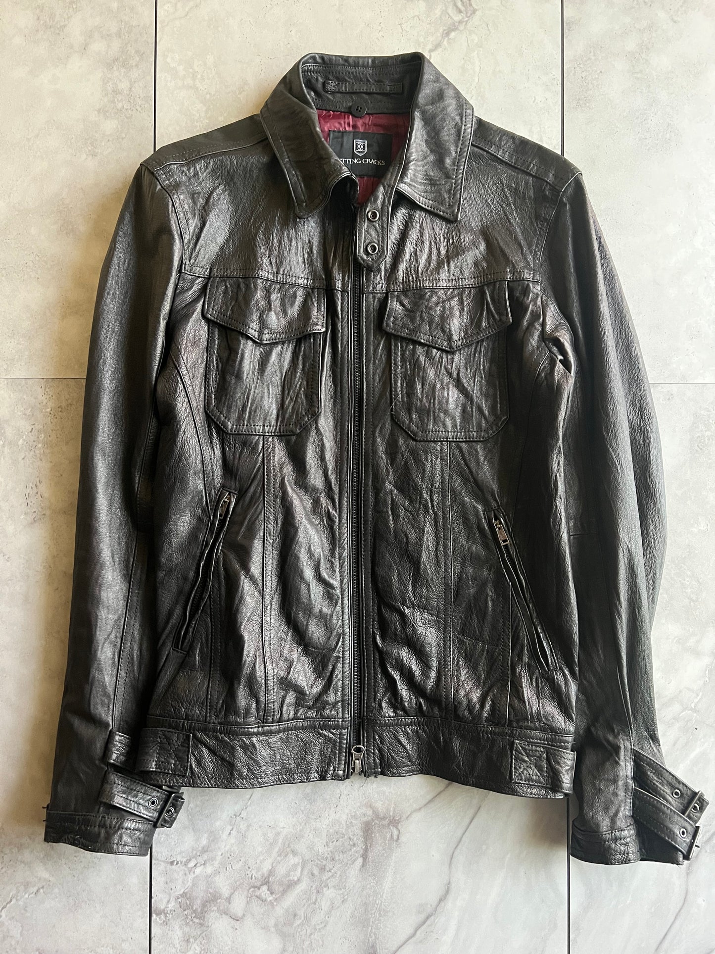 Setting Cracks Bondage Sleeve Leather Jacket