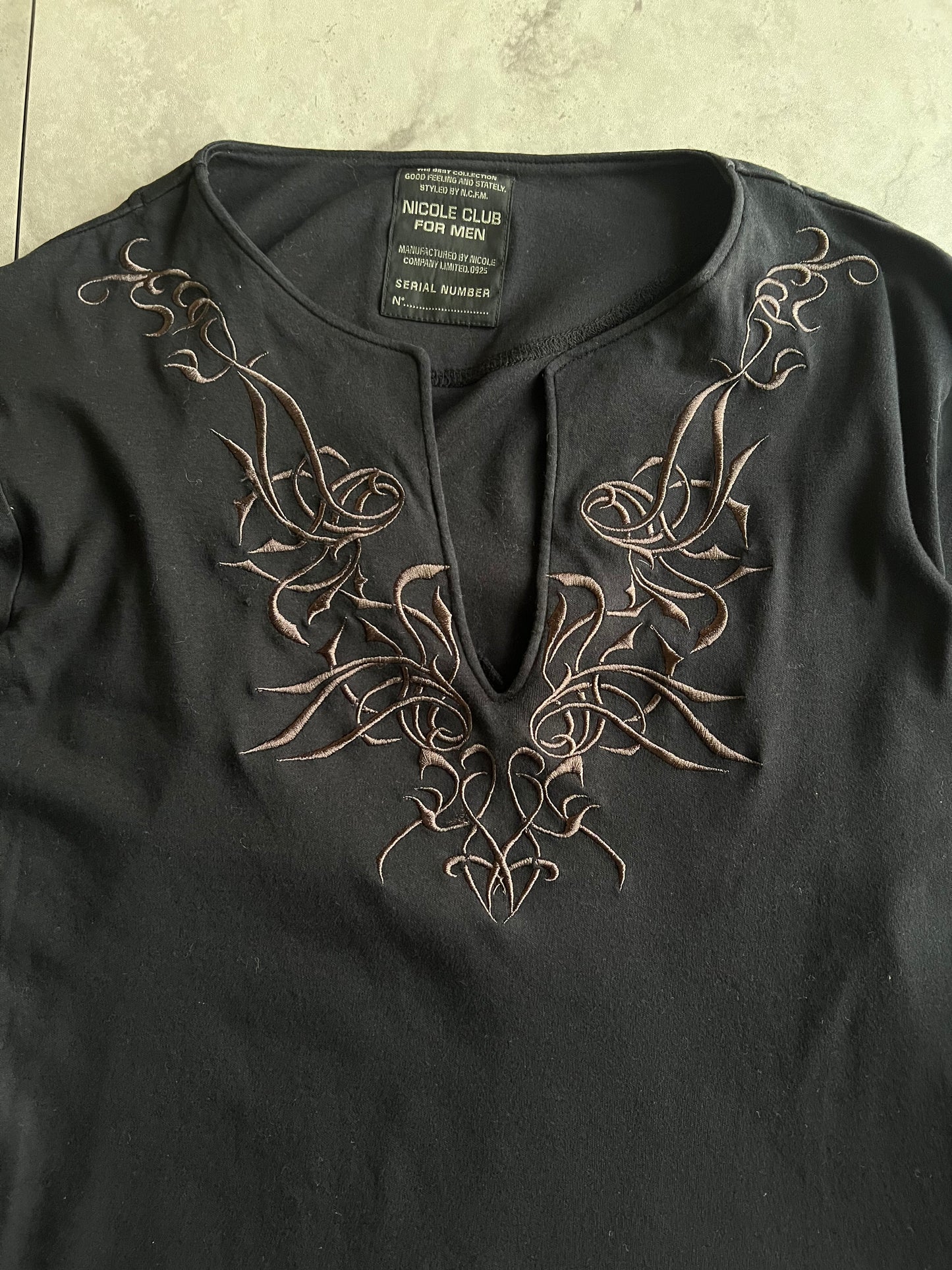 Nicole Club Tribal V-Neck Long sleeve Shirt